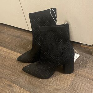Elegant Black Ankle Boots
